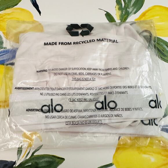 ALO Yoga NWT Icon Cami Bra in White – Size Small - Picture 5 of 8